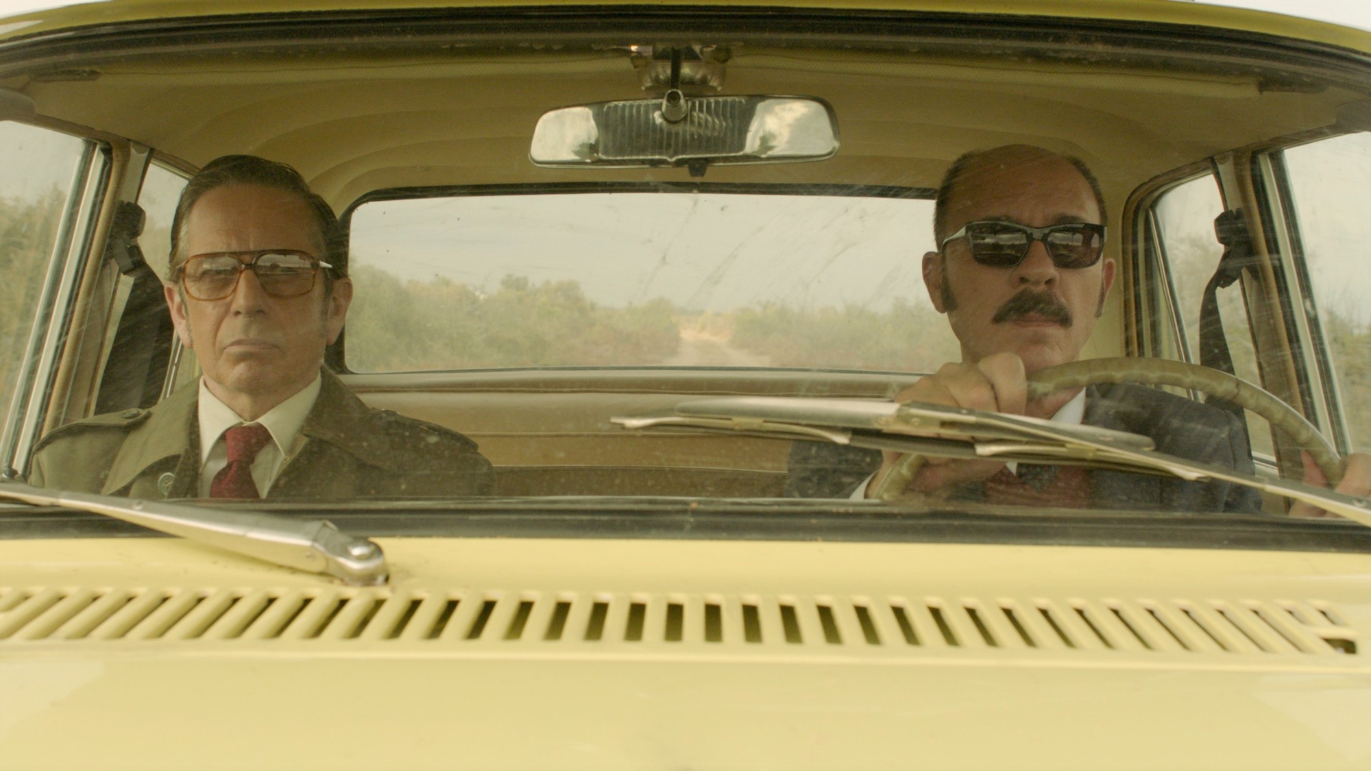 ROJO_Filmstill1-DarioGradinetti_AlfredoCastro.jpg