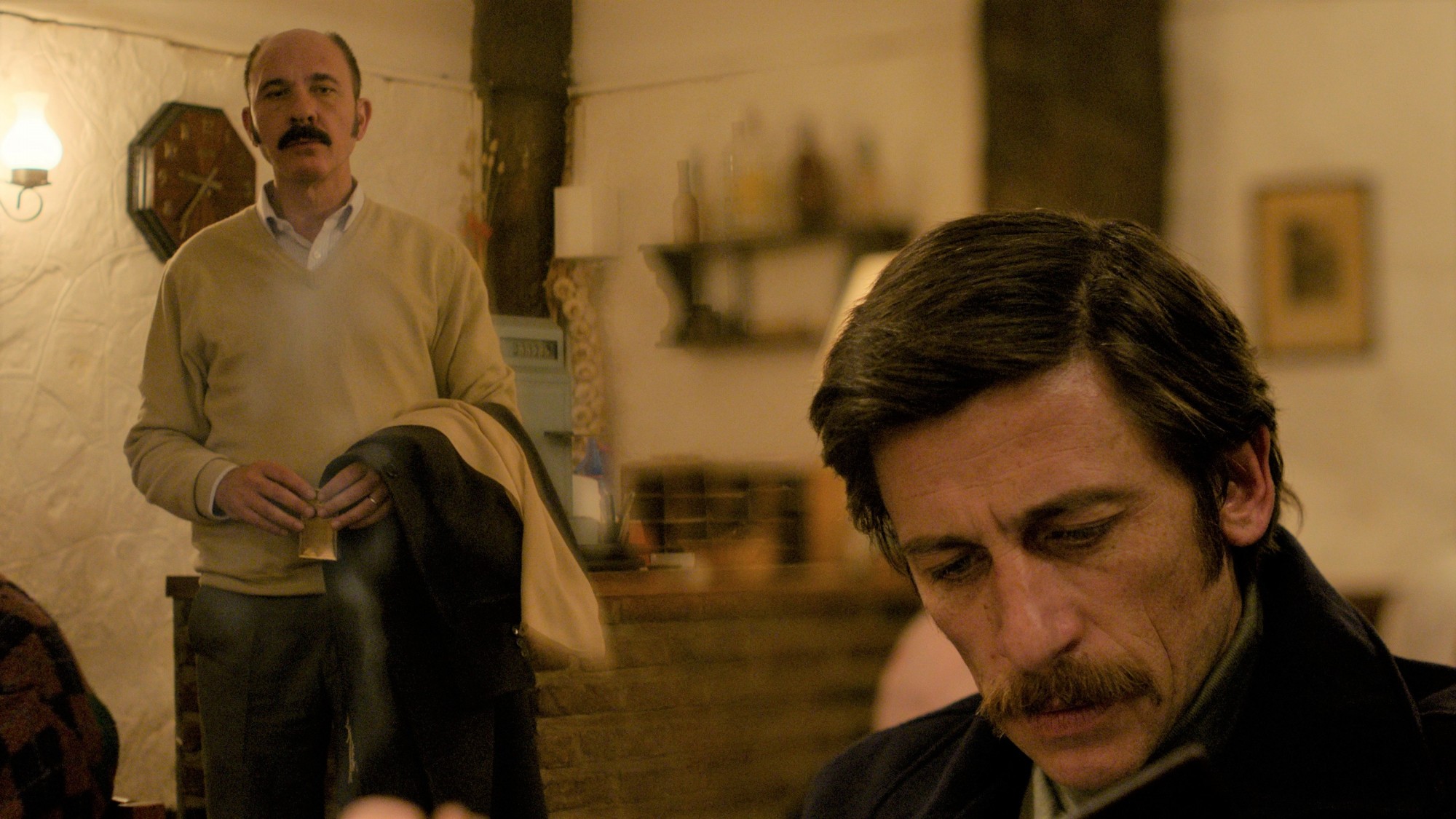 ROJO_Filmstill3-DarioGrandinetti_DiegoCremonesi.jpg