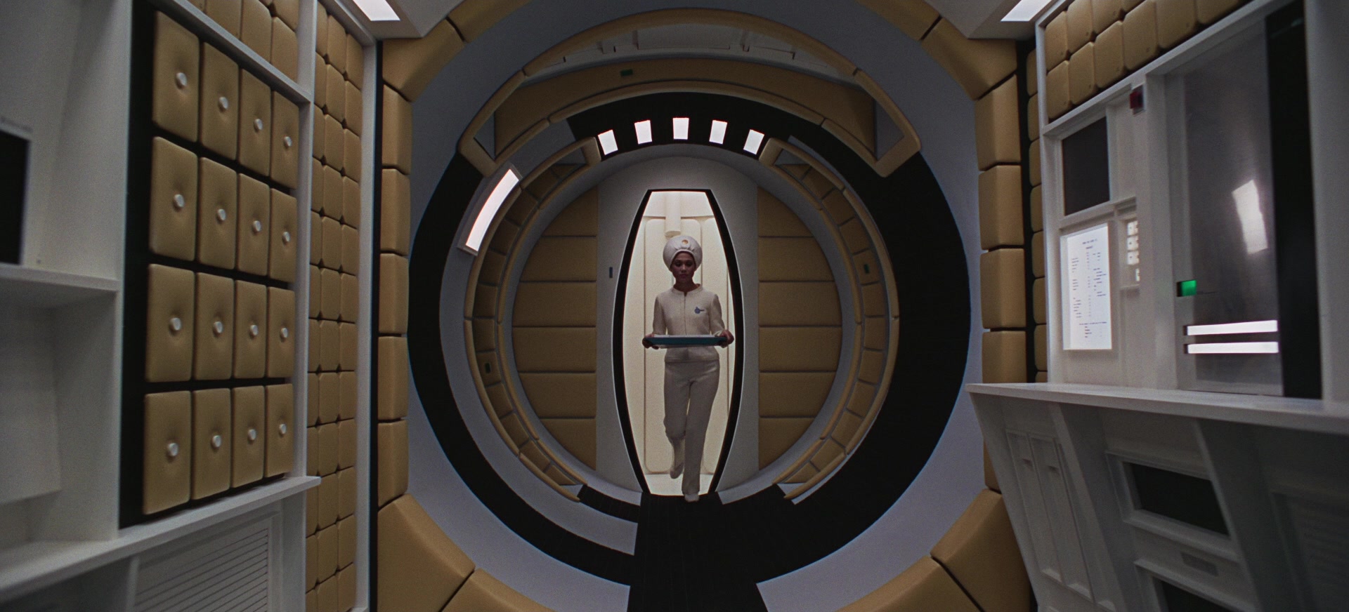 2001-A-Space-Odyssey-1968-still-1726071228335-17.jpg