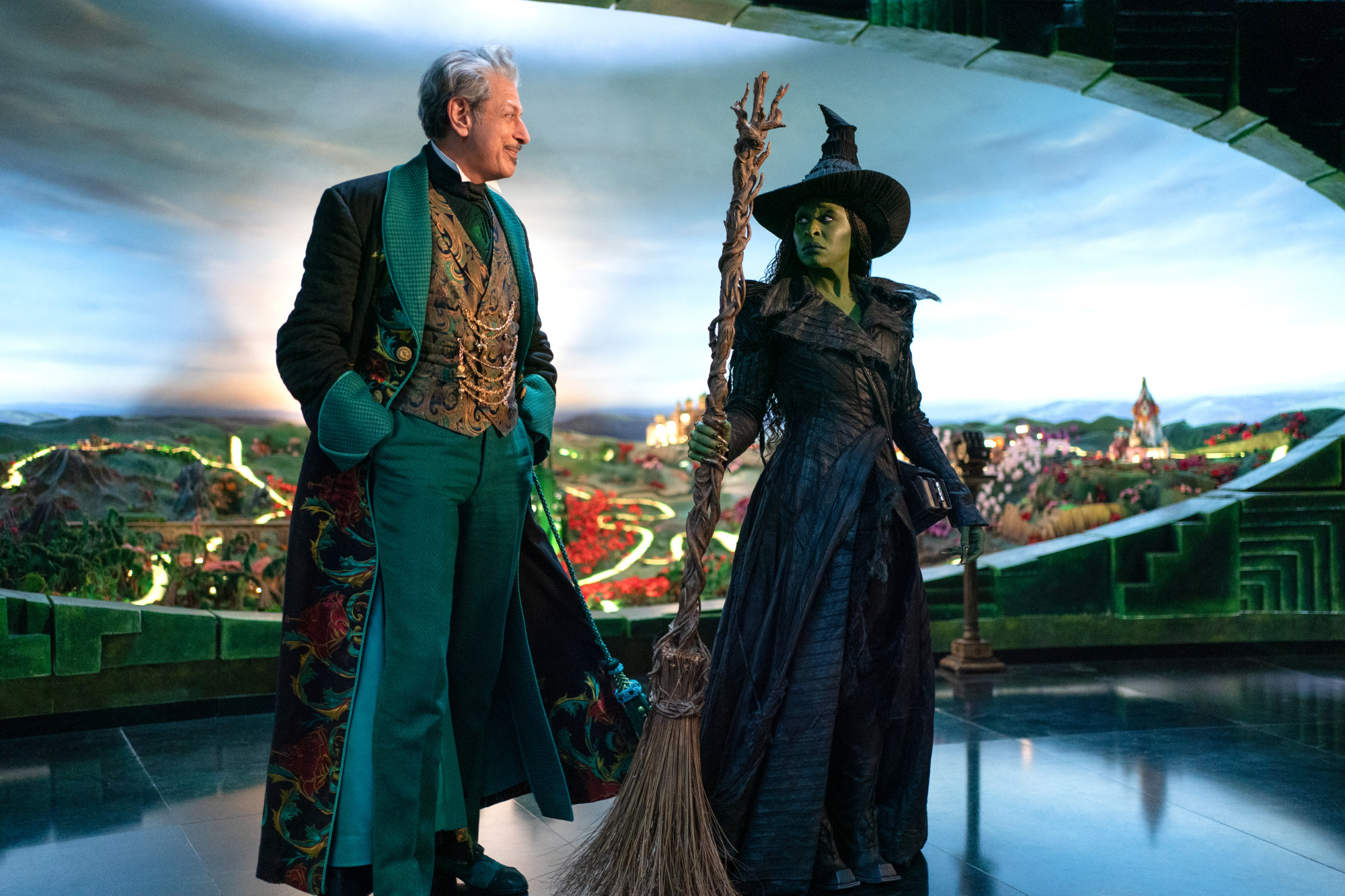 Wicked For Good - Szenen - ov - 08 Scene Picture.jpg