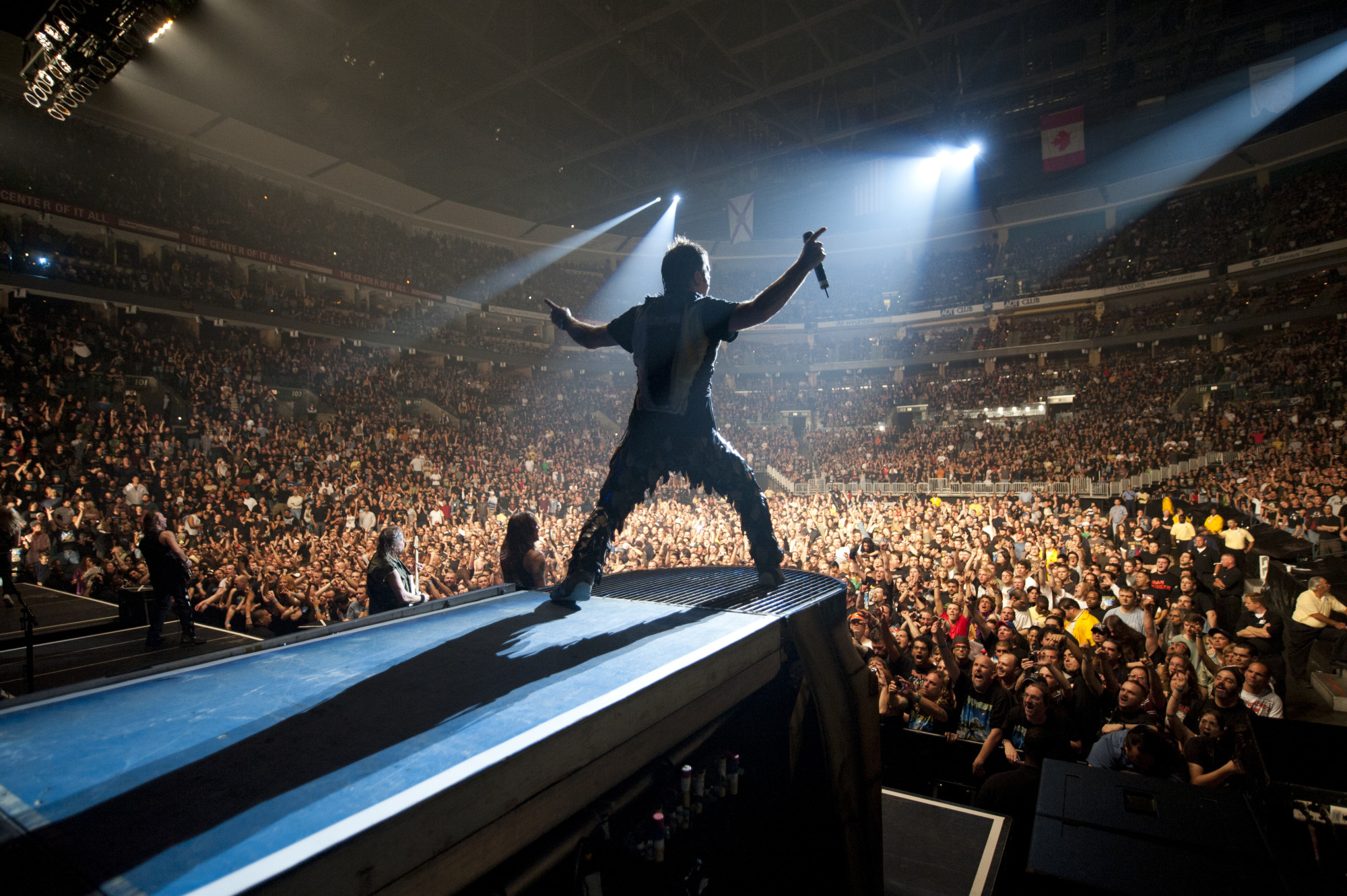 Iron Maiden Burning Ambition - Szenen - ov - 05 Key Set © John McMurtrie.jpg