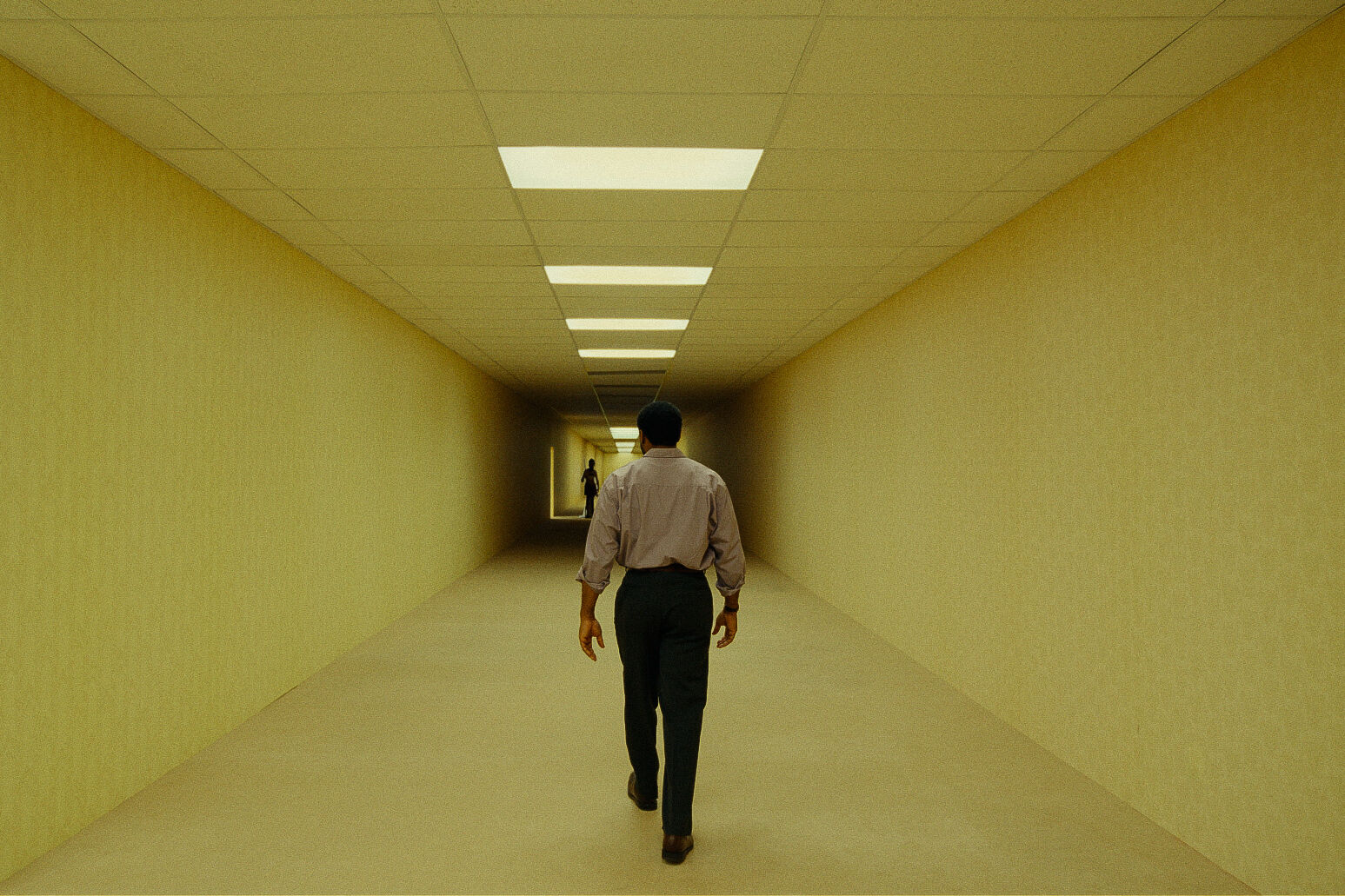 BACKROOMS-Still 01-© Courtesy of A24.jpg.jpg