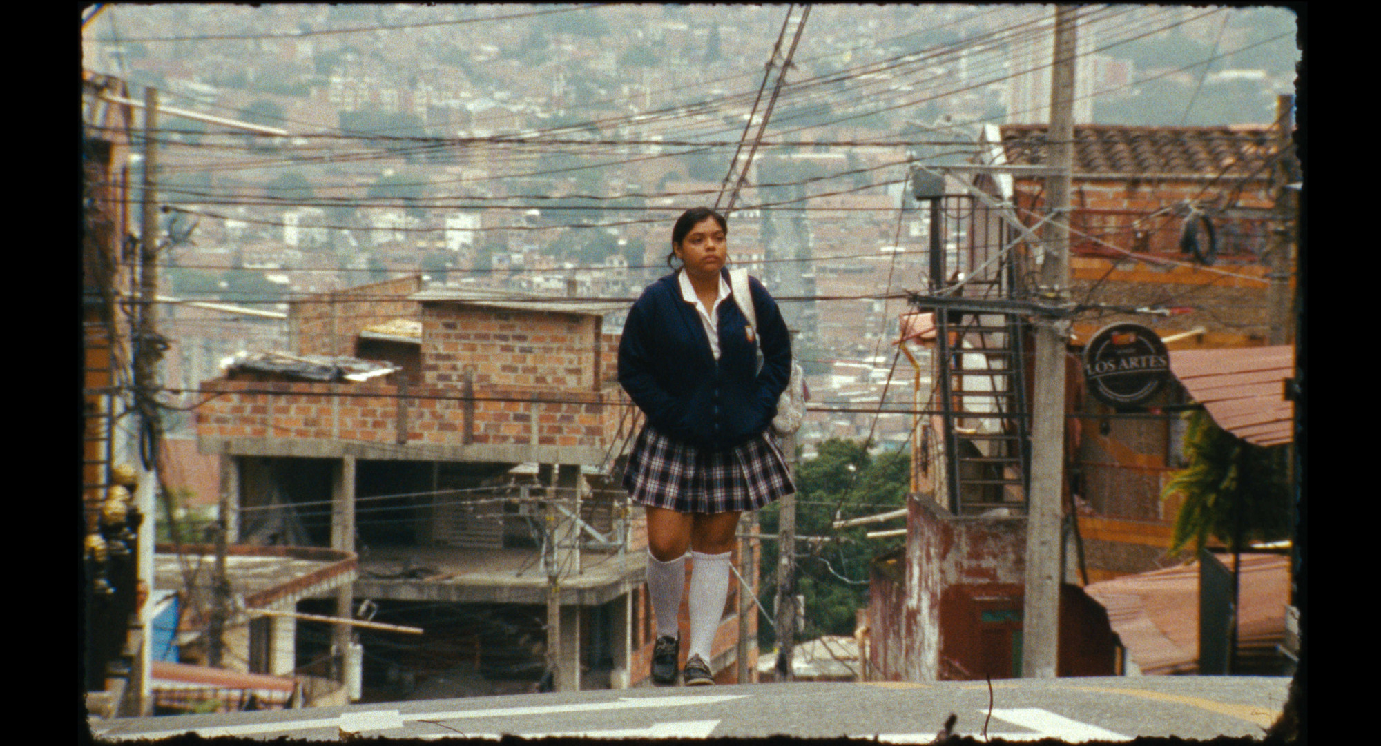 POETA_Stills_R709_01019068.jpg